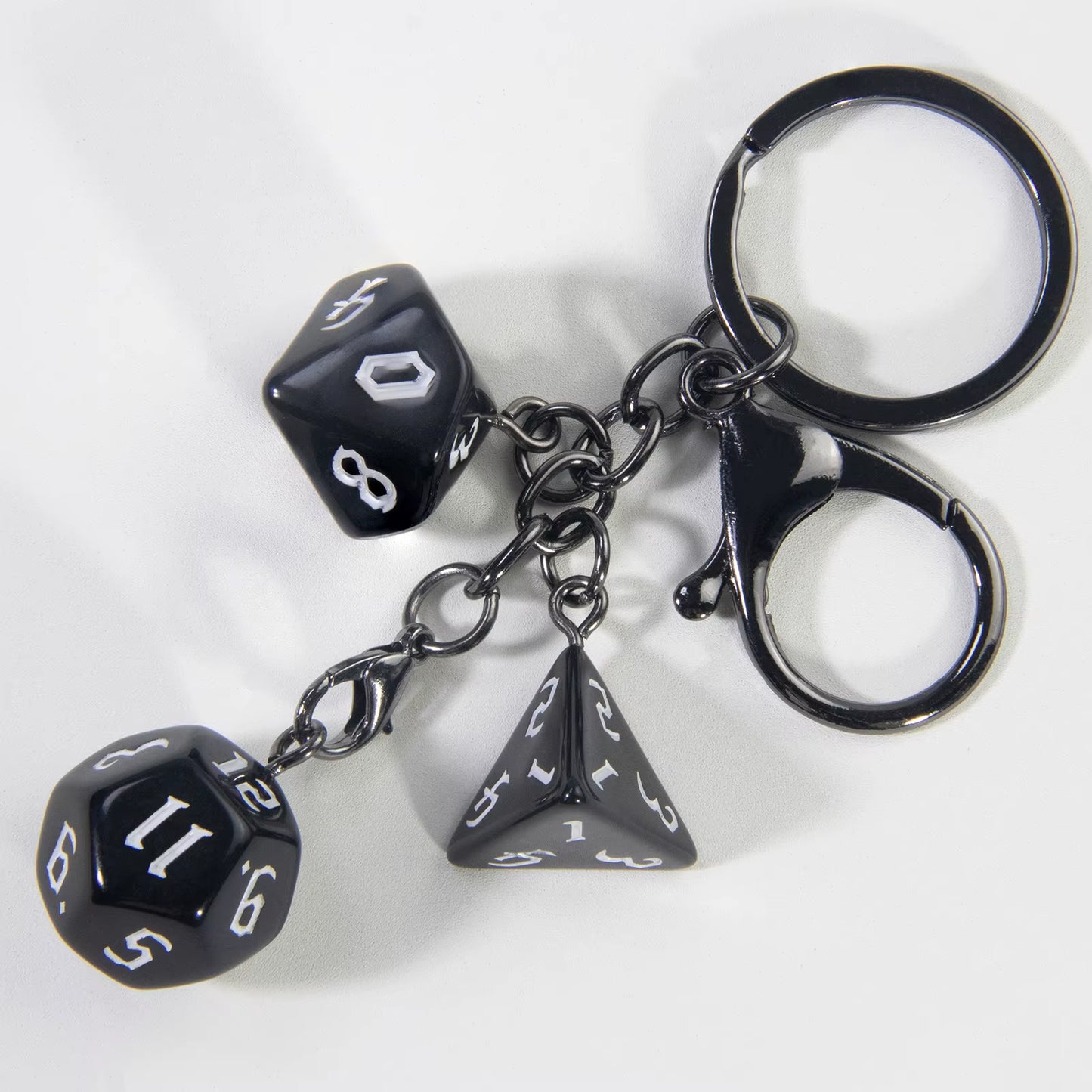 Stylish Black D&D Dice Keychain - سلساة مفاتيح نرد دي اند دي