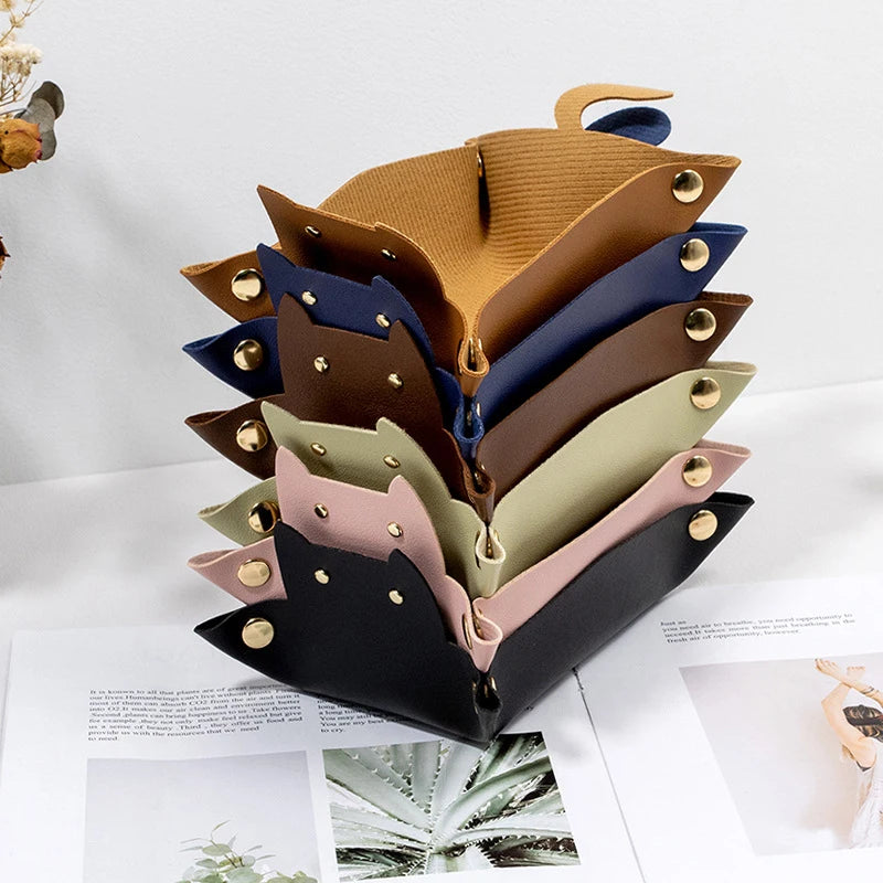 Stylish Cat-Shaped PU Leather Hexagonal Folding Dice Tray for RPG & Board Games - Perfect Dice Storage Solution!