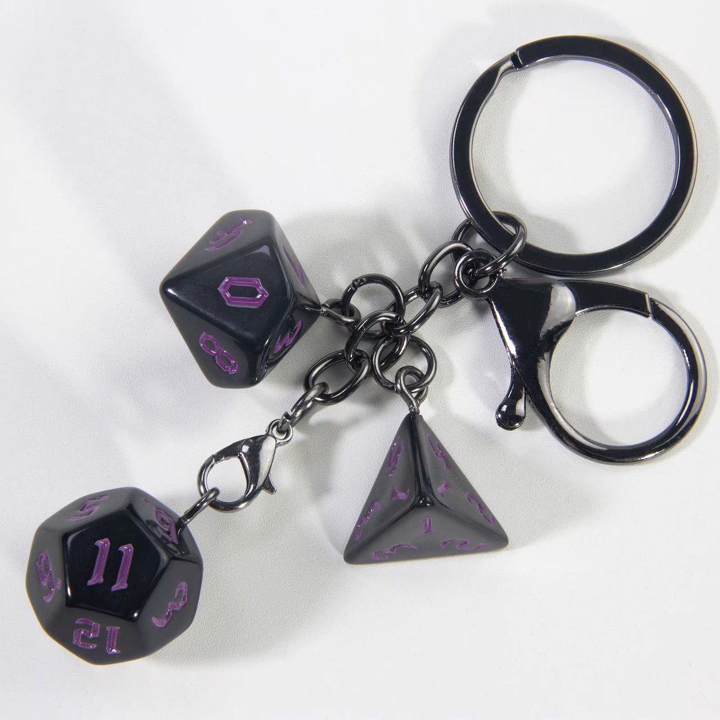 Stylish Black D&D Dice Keychain - سلساة مفاتيح نرد دي اند دي