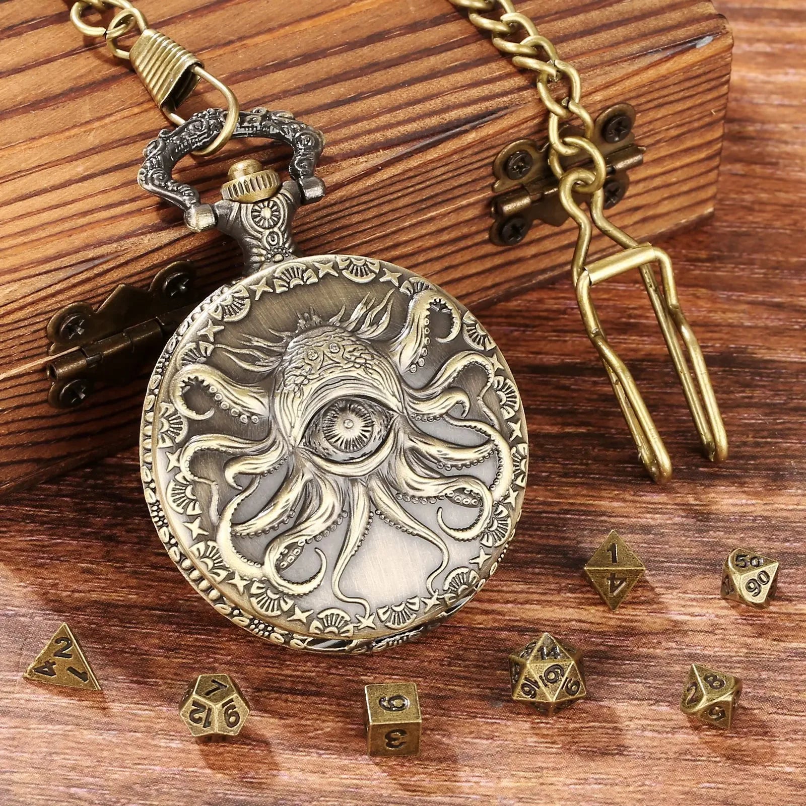Octopus Metal Dice Case Vintage Cthulhu Pocket Watch DND Dice One Eyed Octopus Pocket Watch Box Dice for Role Playing Games