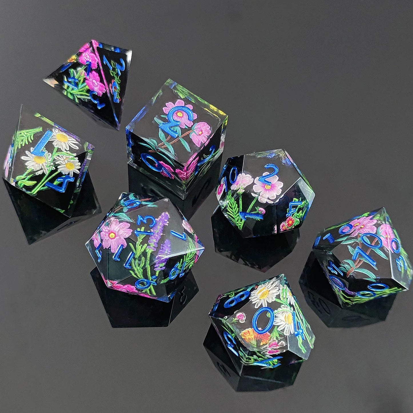 Enchanting D&D Flower Resin Dice Set - 7PCS Polyhedral Dice for RPG Gamers and Collectors - نرد 7 قطع على شكل ورود