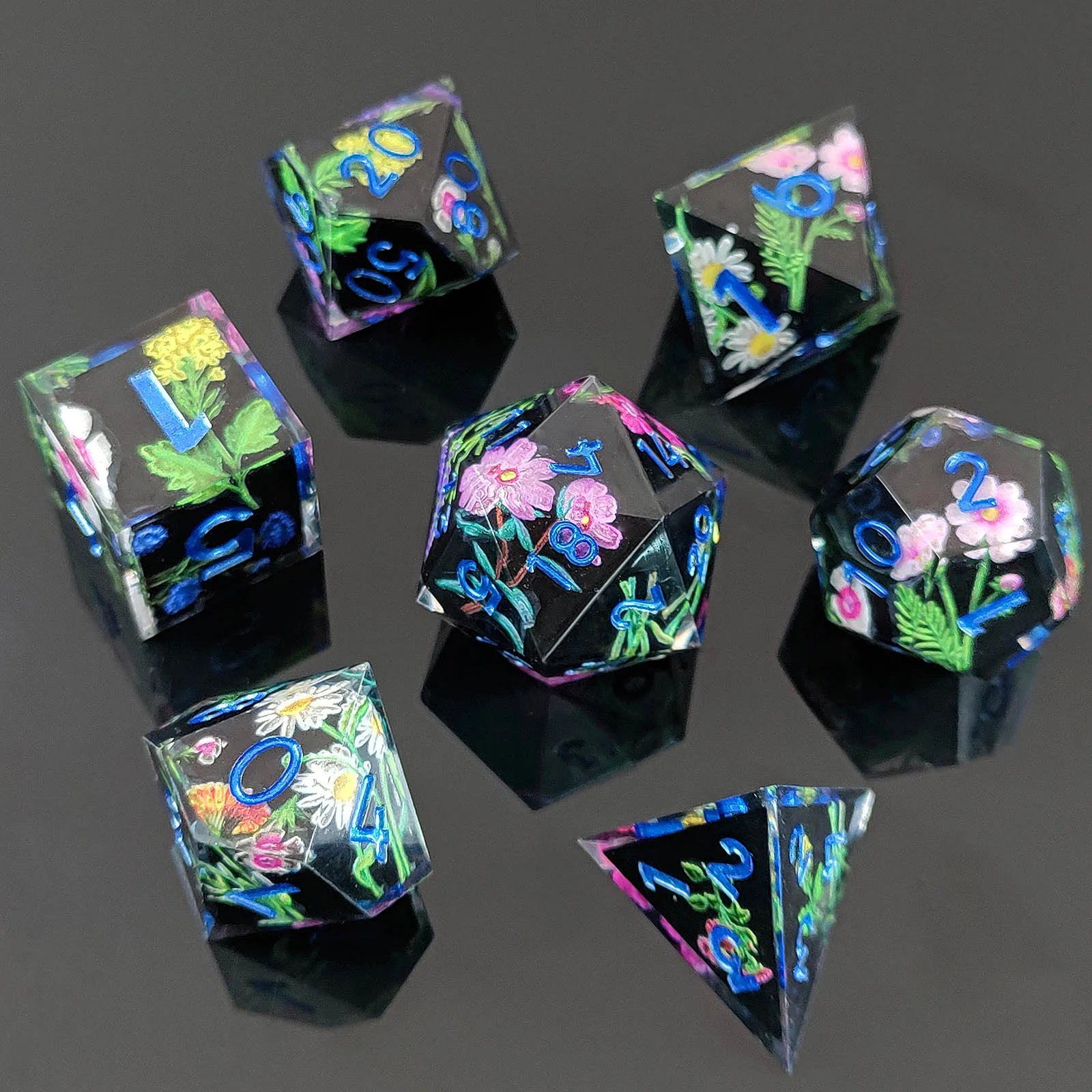 Enchanting D&D Flower Resin Dice Set - 7PCS Polyhedral Dice for RPG Gamers and Collectors - نرد 7 قطع على شكل ورود