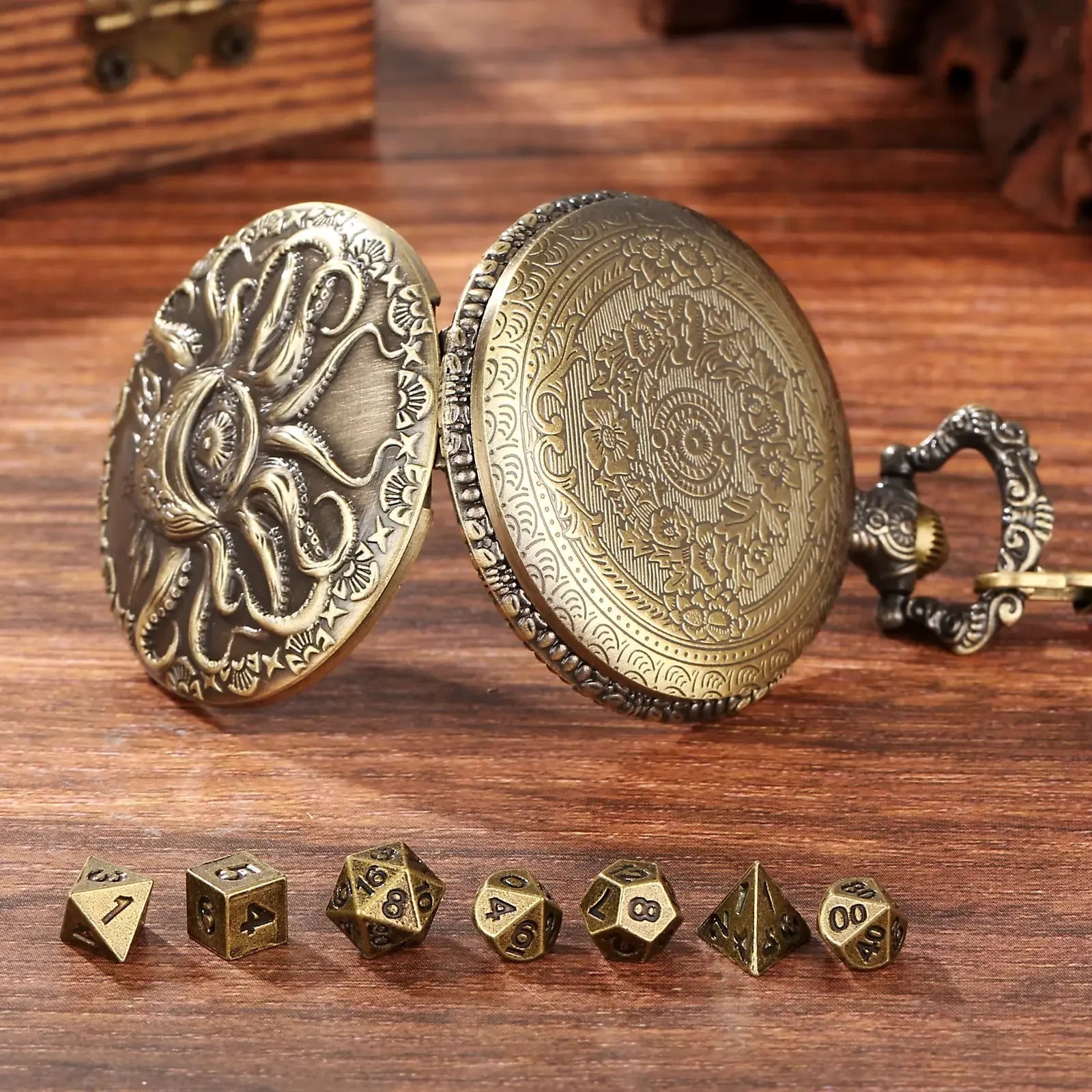 Octopus Metal Dice Case Vintage Cthulhu Pocket Watch DND Dice One Eyed Octopus Pocket Watch Box Dice for Role Playing Games