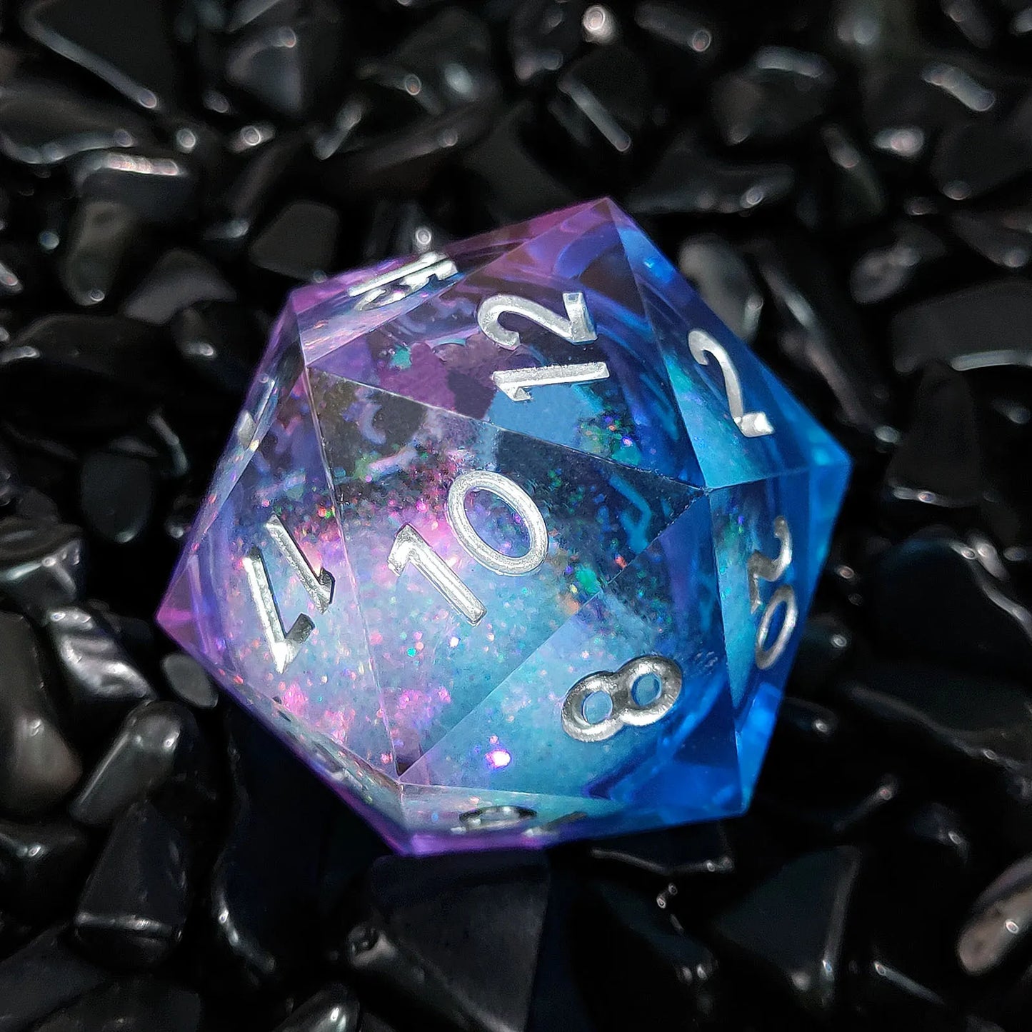 Vibrant 20-Sided Quicksand Resin D&D Dice - 35mm Liquid Core D20 - نرد دي اند دي عشرين وجه حجم كبير